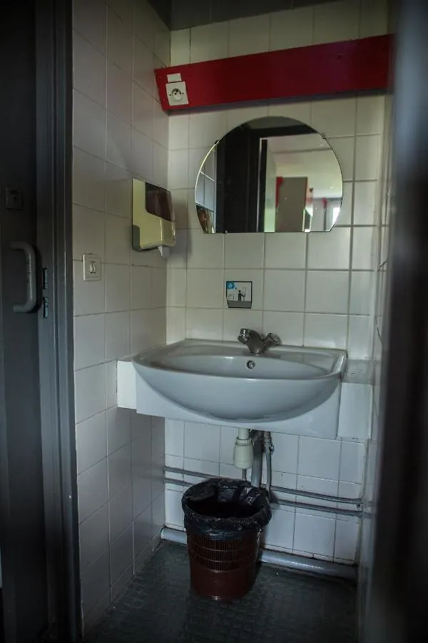 Hostel Auberge De Jeunesse Hi Paris Le D'Artagnan