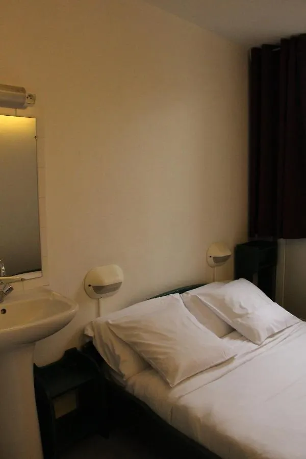 Auberge de Jeunesse HI Paris Le d'Artagnan 0*,  France