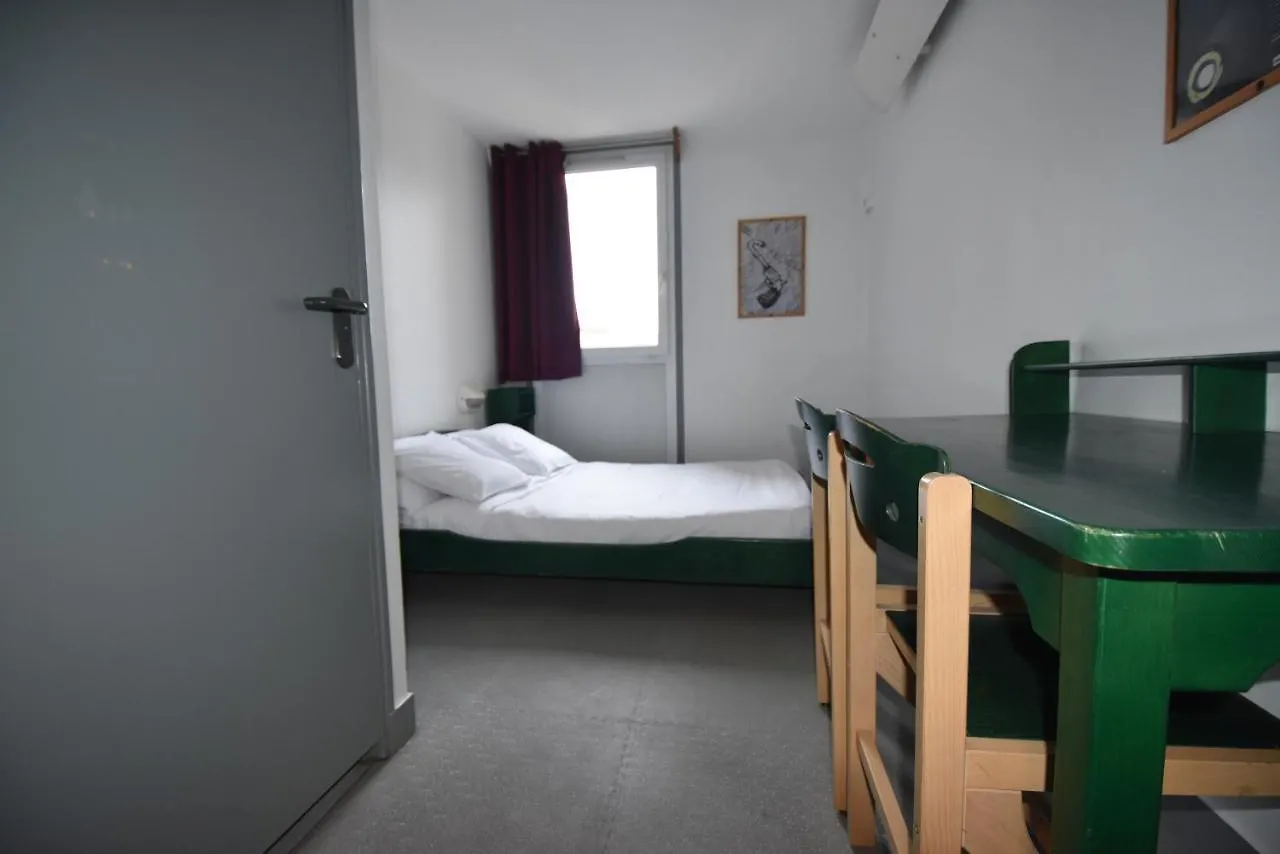 Auberge de Jeunesse HI Paris Le d'Artagnan France