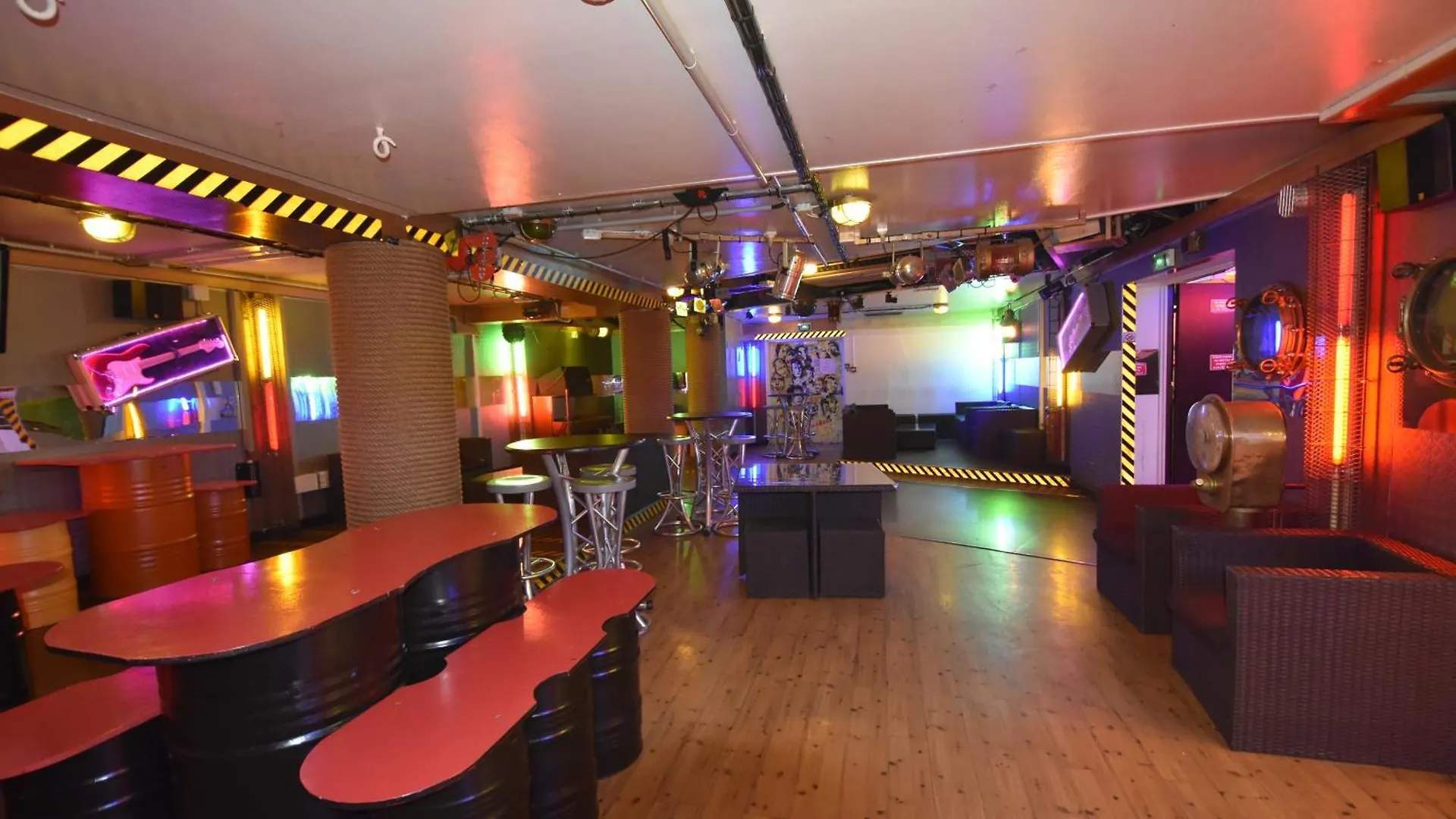 Hostel Auberge De Jeunesse Hi Paris Le D'Artagnan